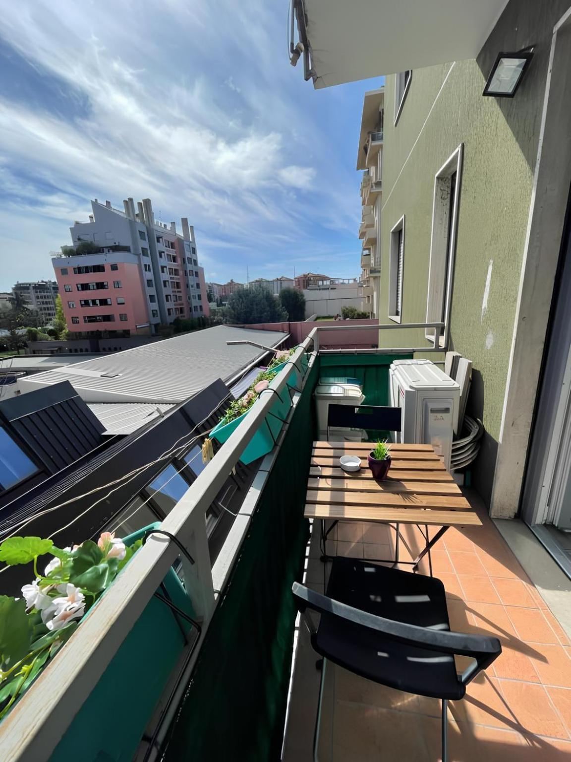 Gardone Apartment - Ampio Appartamento Con 2 Camere Da Letto - Comodo Per Duomo! Милан Экстерьер фото