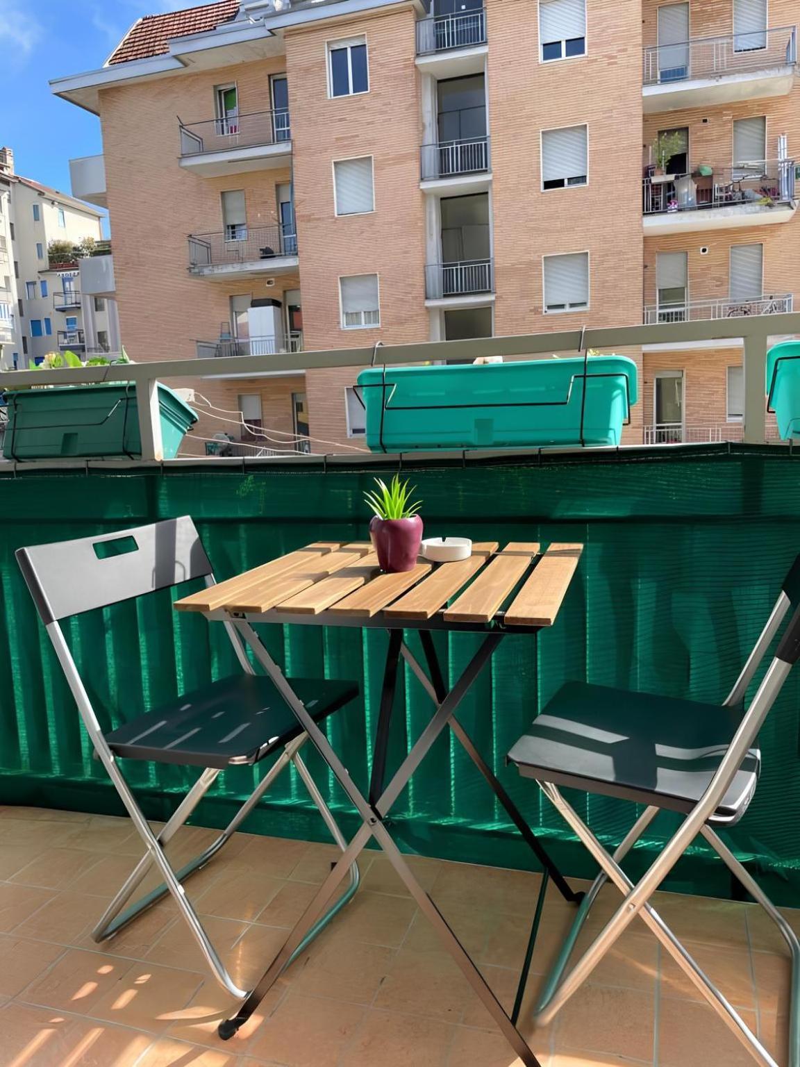 Gardone Apartment - Ampio Appartamento Con 2 Camere Da Letto - Comodo Per Duomo! Милан Экстерьер фото