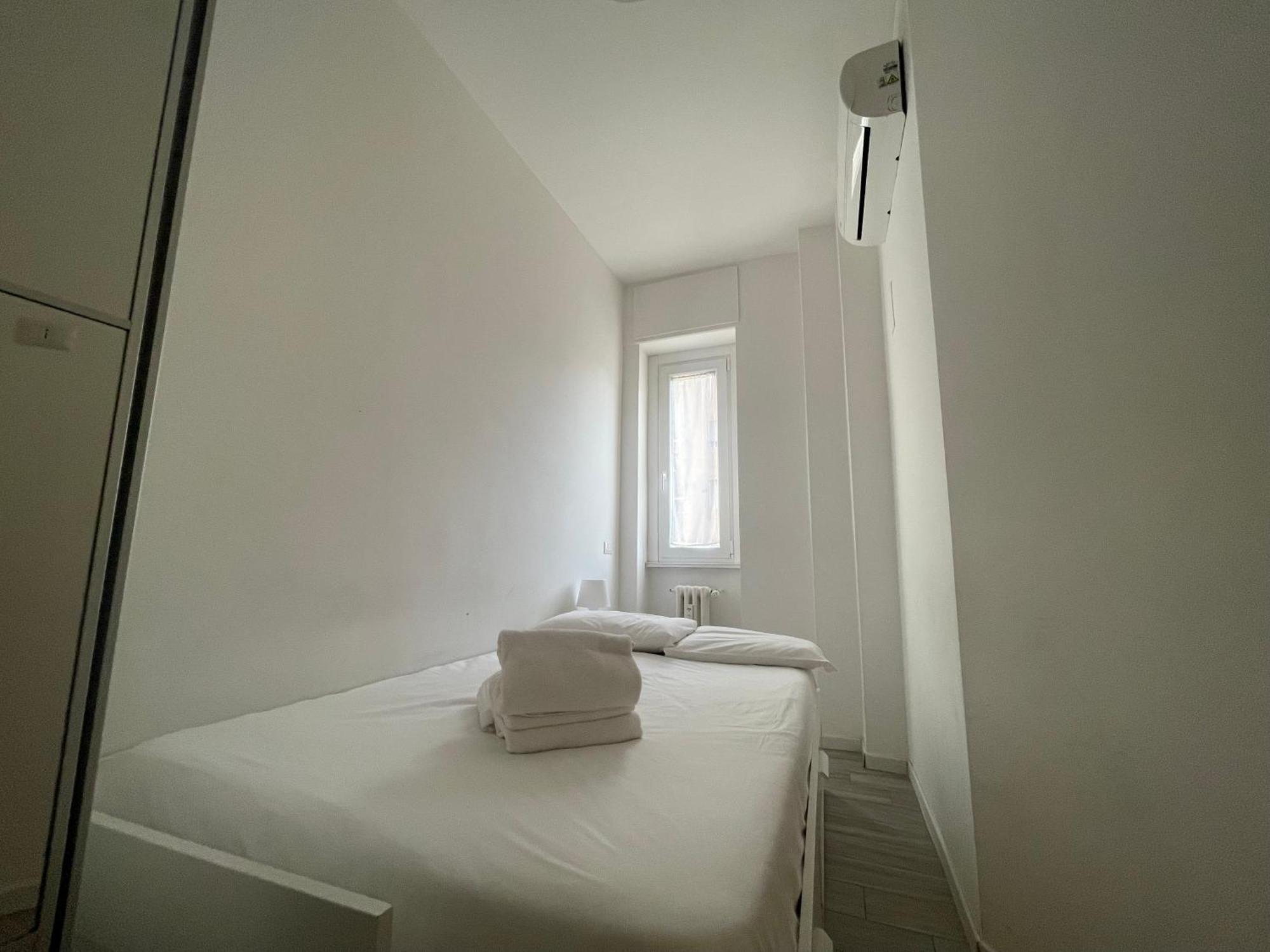 Gardone Apartment - Ampio Appartamento Con 2 Camere Da Letto - Comodo Per Duomo! Милан Экстерьер фото
